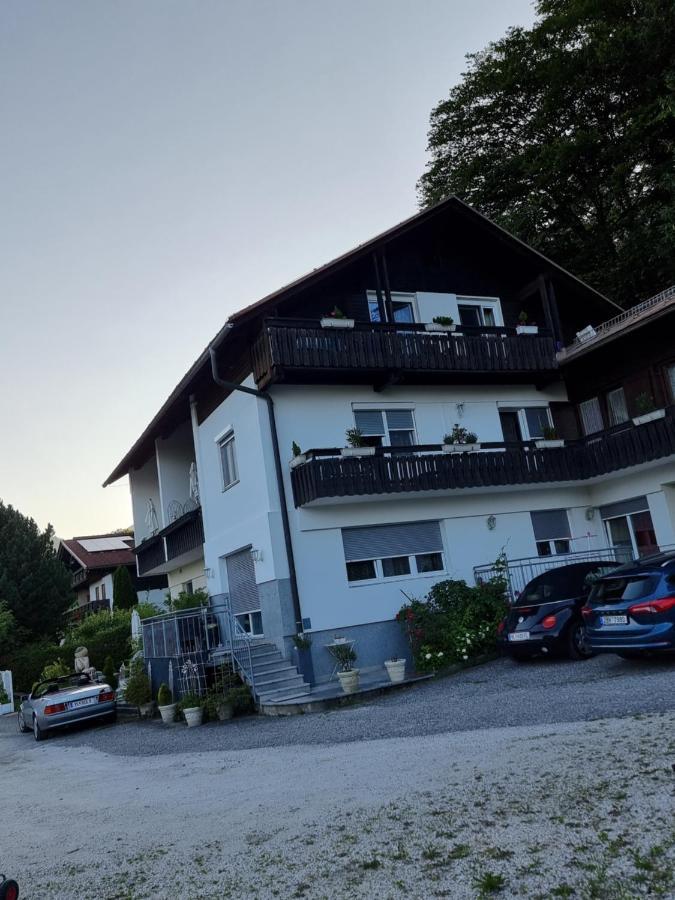 Ferienhaus Burgblick Treffen Kültér fotó