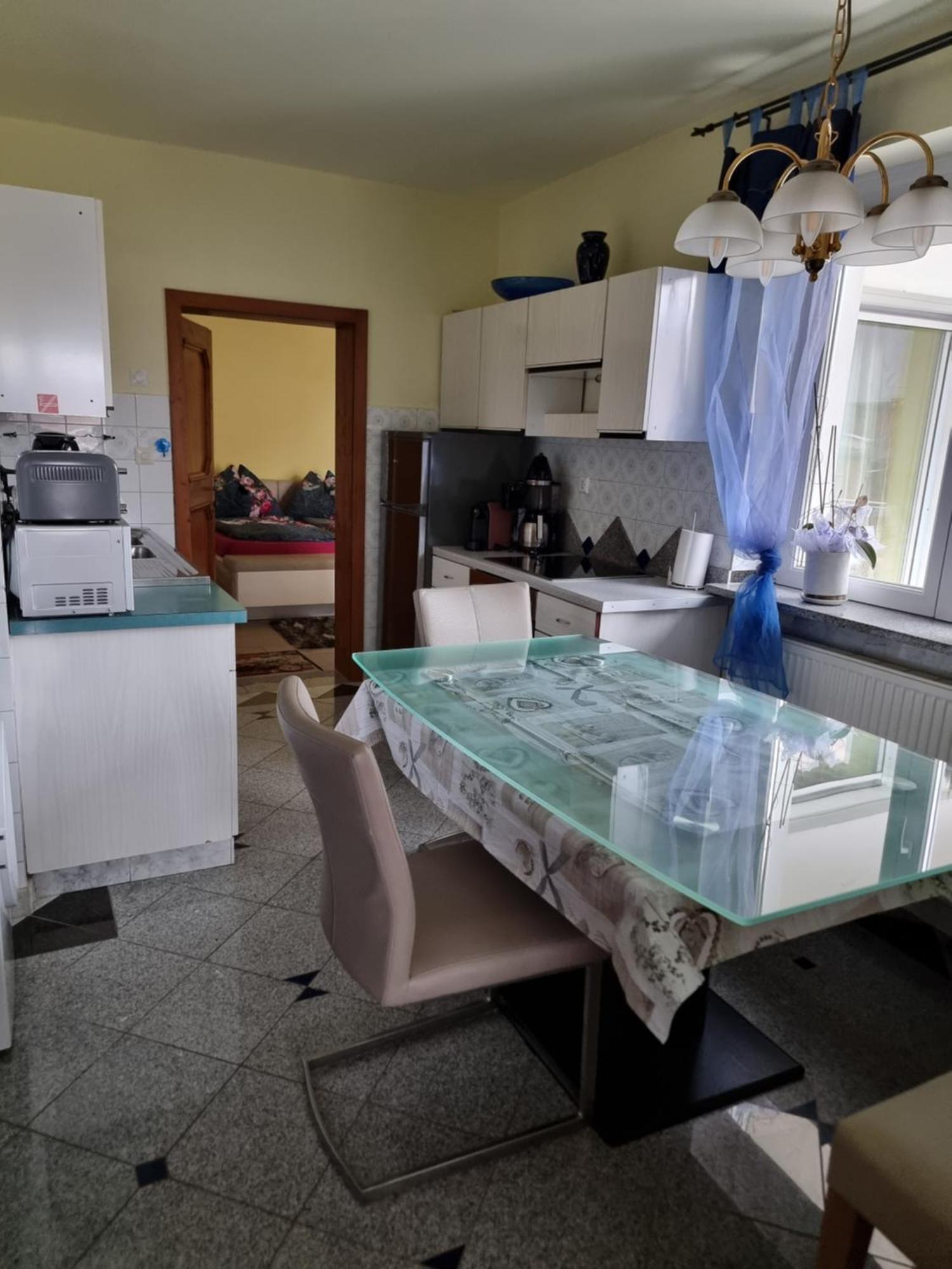 Ferienhaus Burgblick Treffen Szoba fotó