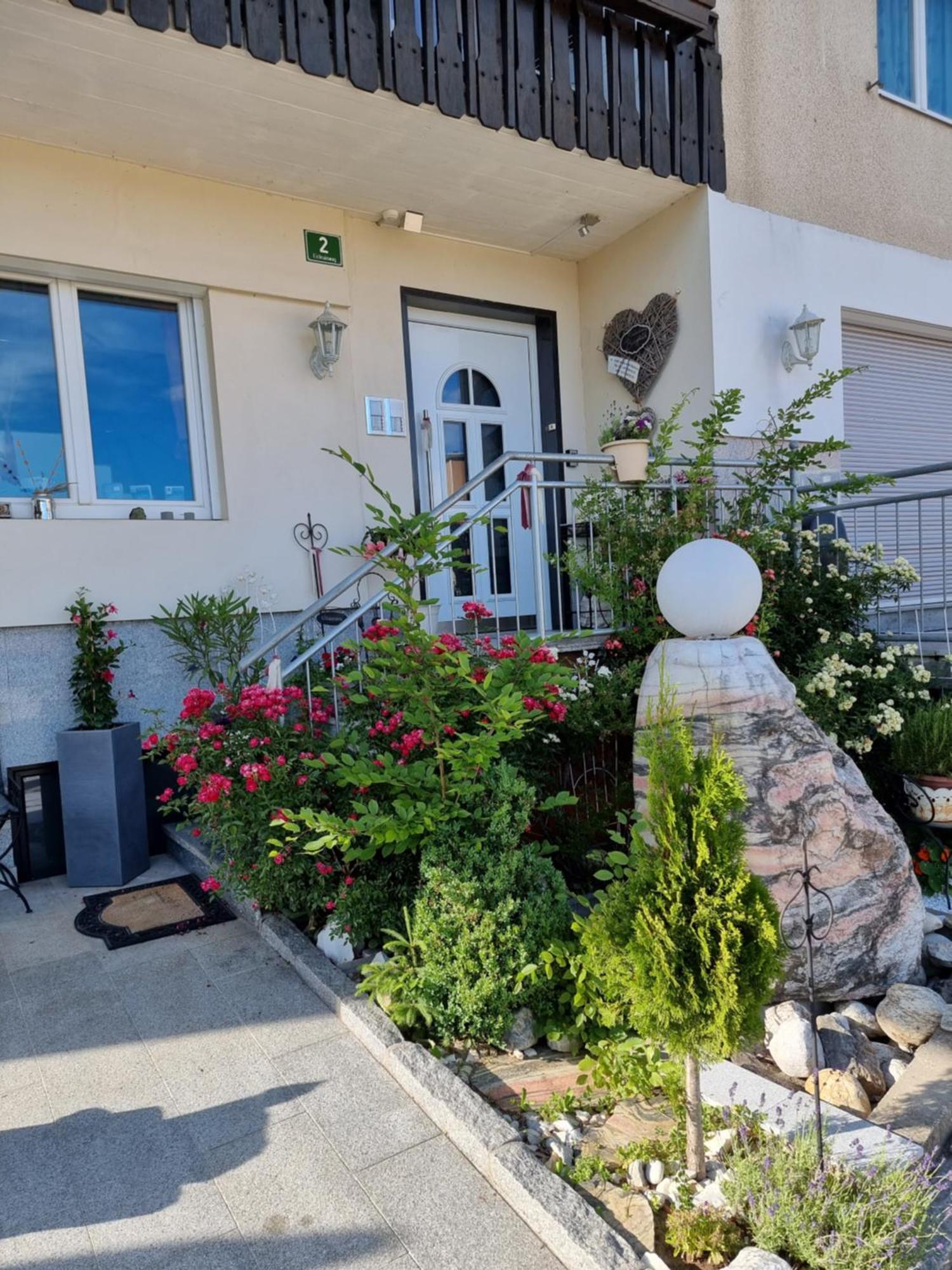 Ferienhaus Burgblick Treffen Kültér fotó
