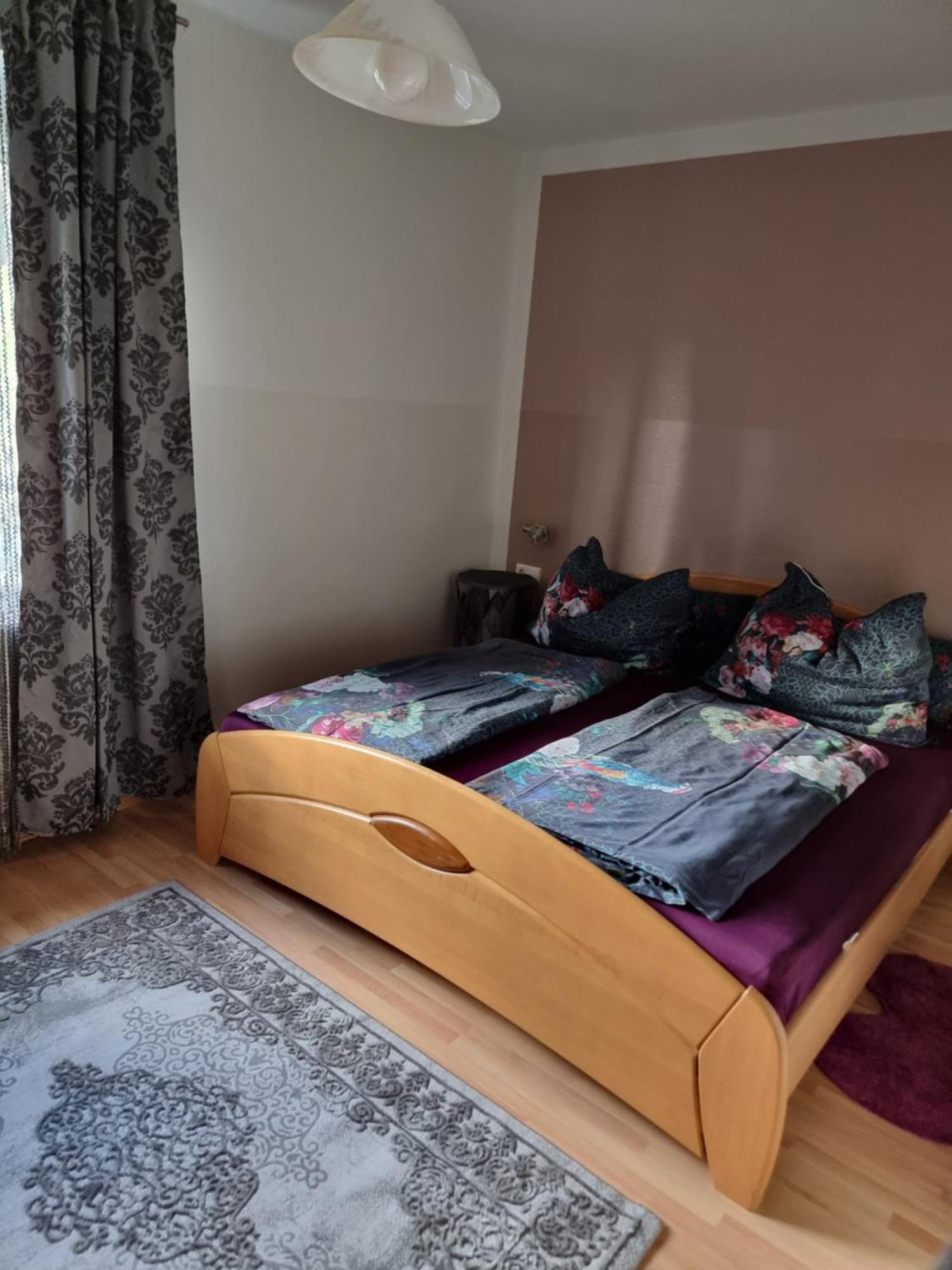 Ferienhaus Burgblick Treffen Szoba fotó
