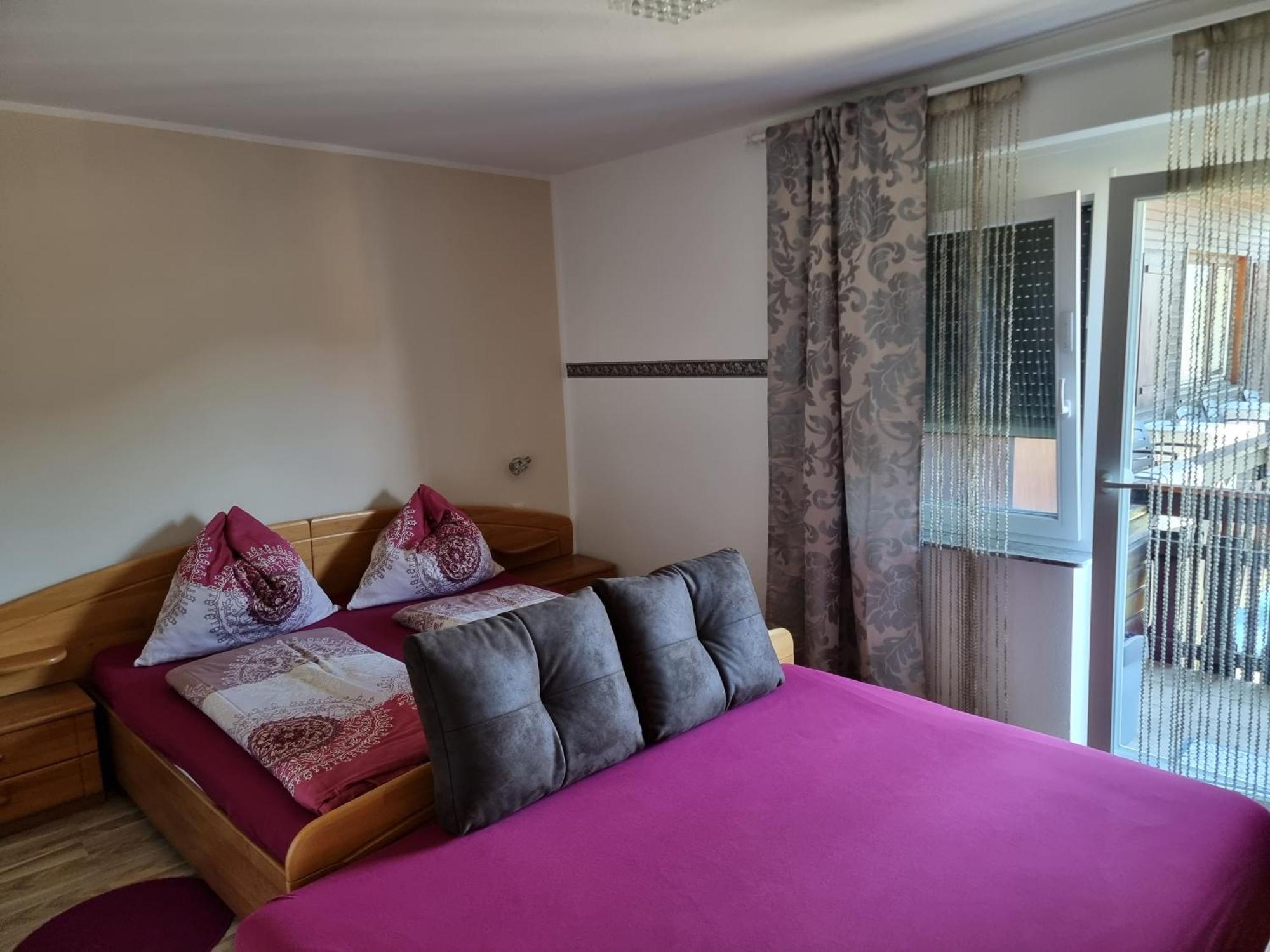 Ferienhaus Burgblick Treffen Szoba fotó