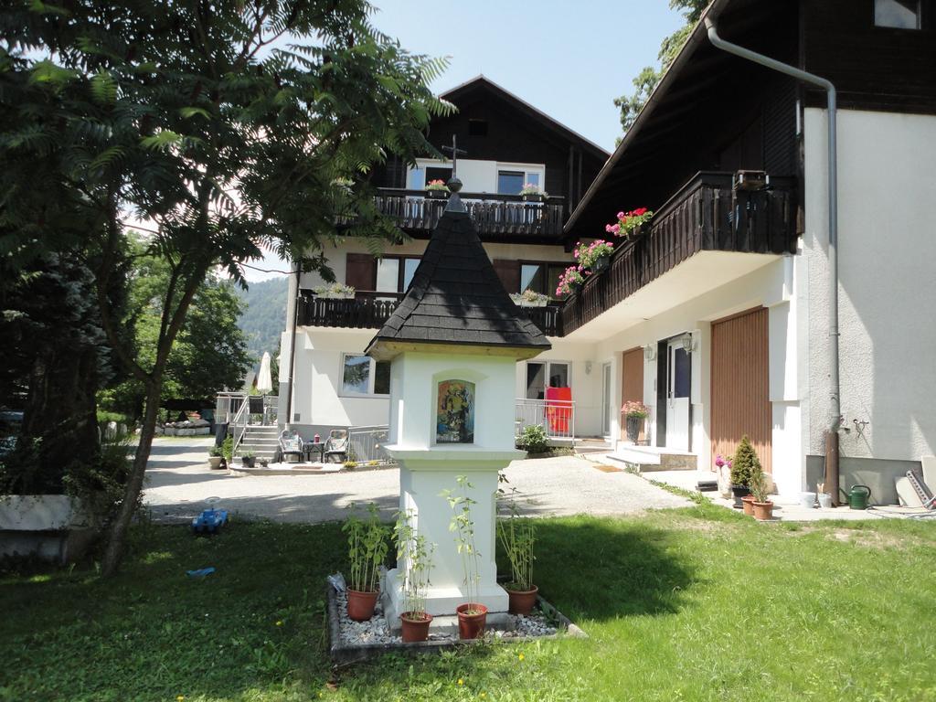 Ferienhaus Burgblick Treffen Kültér fotó