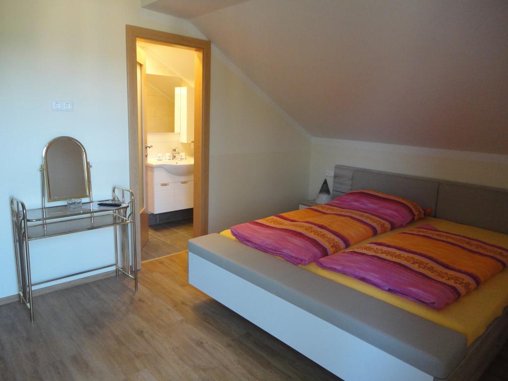 Ferienhaus Burgblick Treffen Kültér fotó